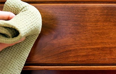 Cómo limpiar puertas de madera