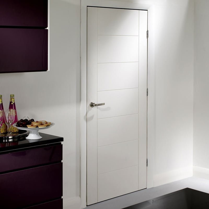 puerta lacada fresada