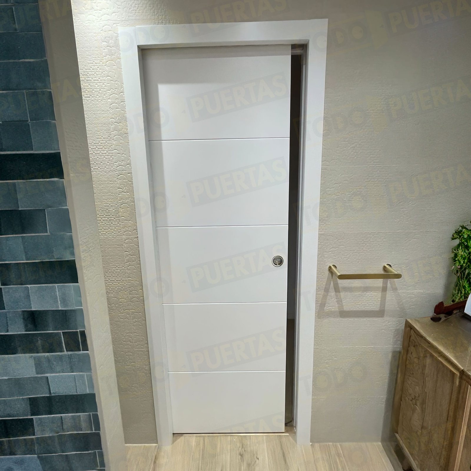 Foto Puertas Lacadas Blancas cliente 15